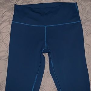 Lululemon size 10 wunder under 28 leggings bright blue